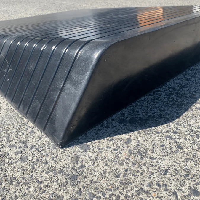 Solid Rubber Wheelchair Threshold Door Ramp With Winged Edges